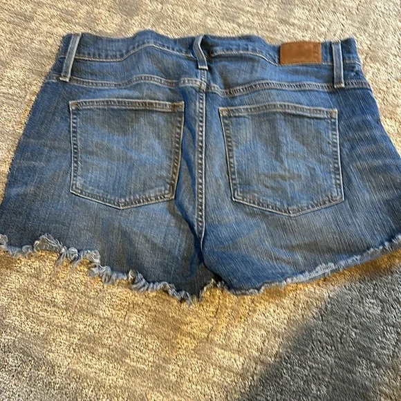 J.Crew Jean shorts size 33 mid rise - Picture 2 of 4